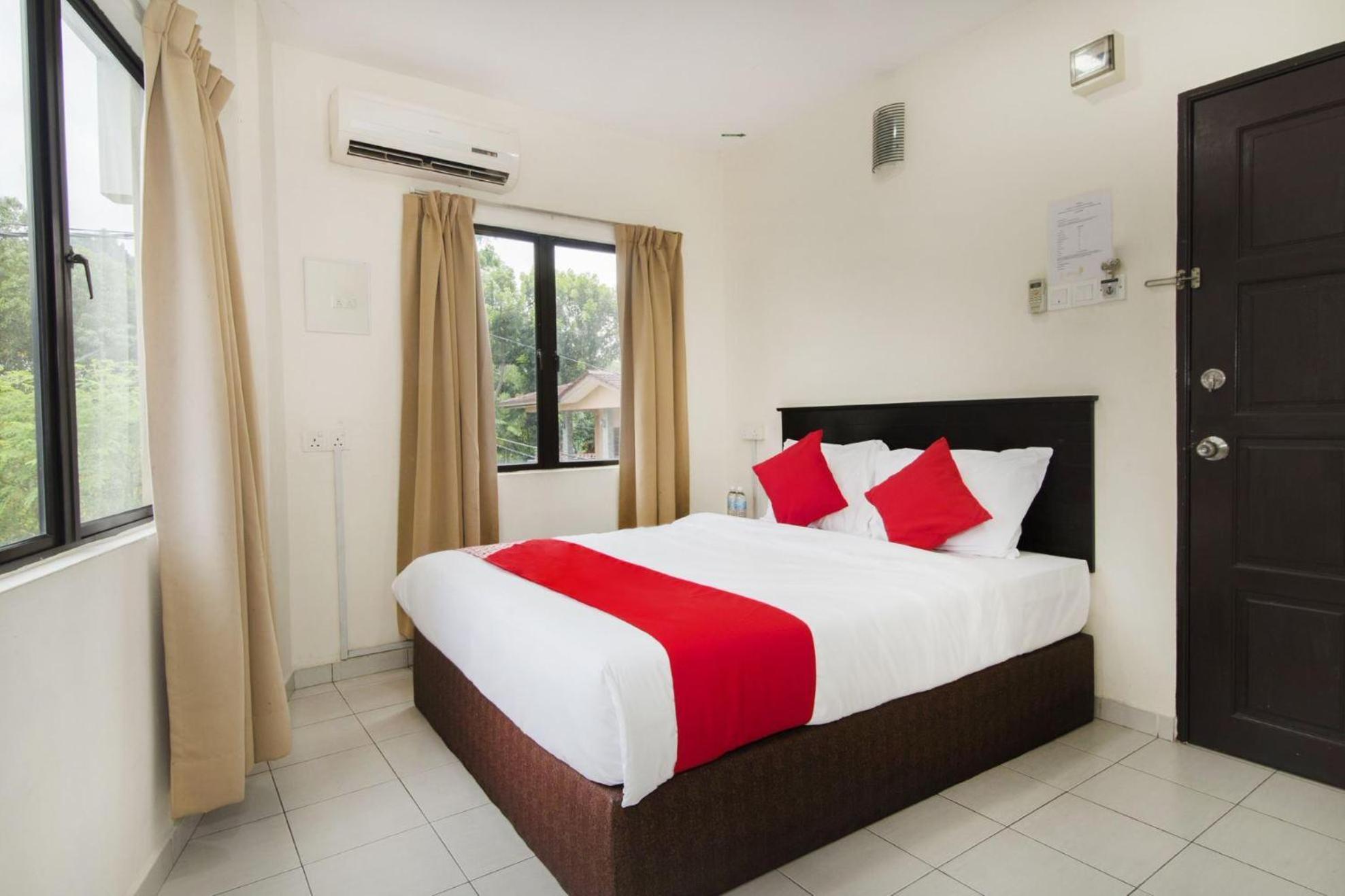Oyo 91130 Hotel 91 Bukit Mewah Kajang Exterior photo